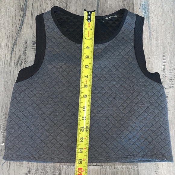Quilted Grey Crop Top - Picture 5 of 7